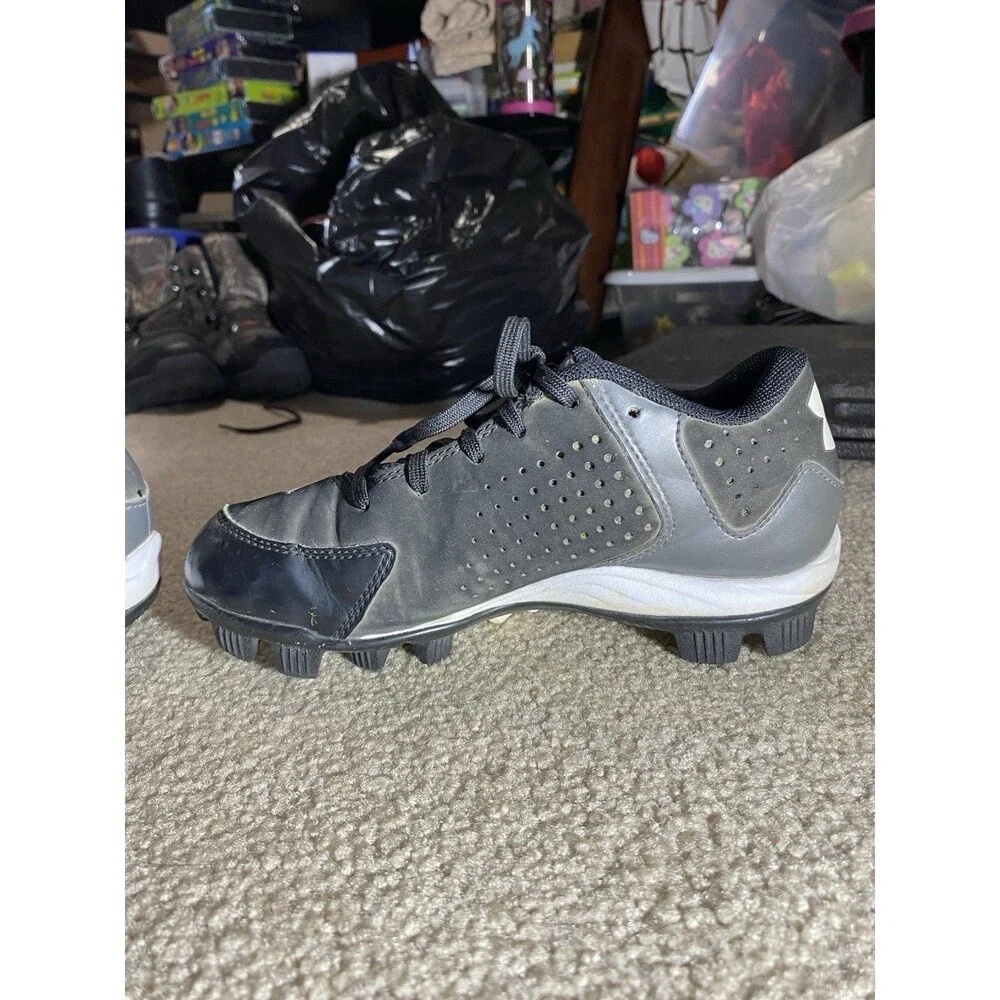 Under Armour Leadoff Low RM Jr Youth Baseball Cleats 1250082-001 Black White 1Y